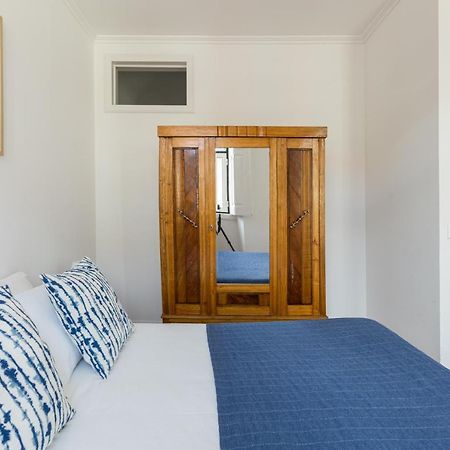 White & Blue Vintage Home In Graca Lisbon Luaran gambar