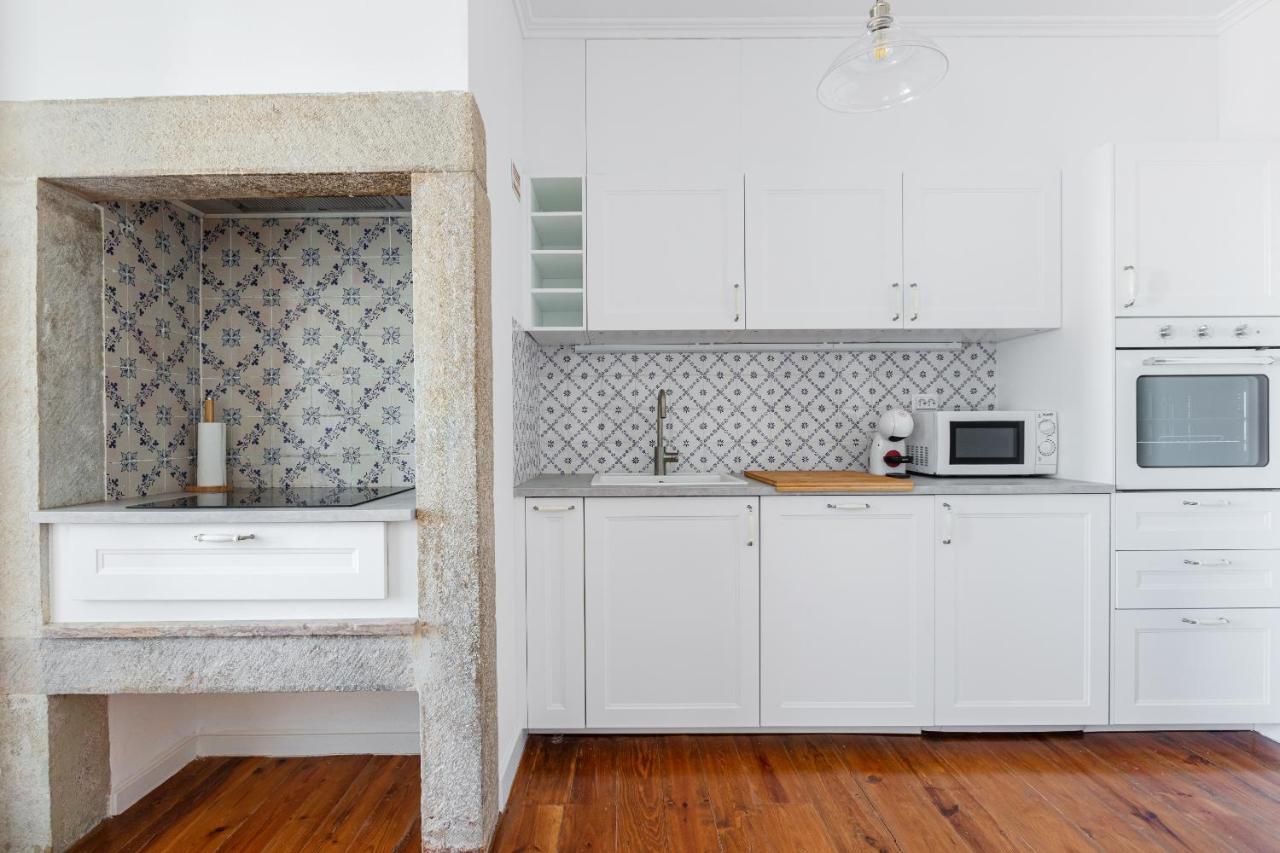 White & Blue Vintage Home In Graca Lisbon Luaran gambar