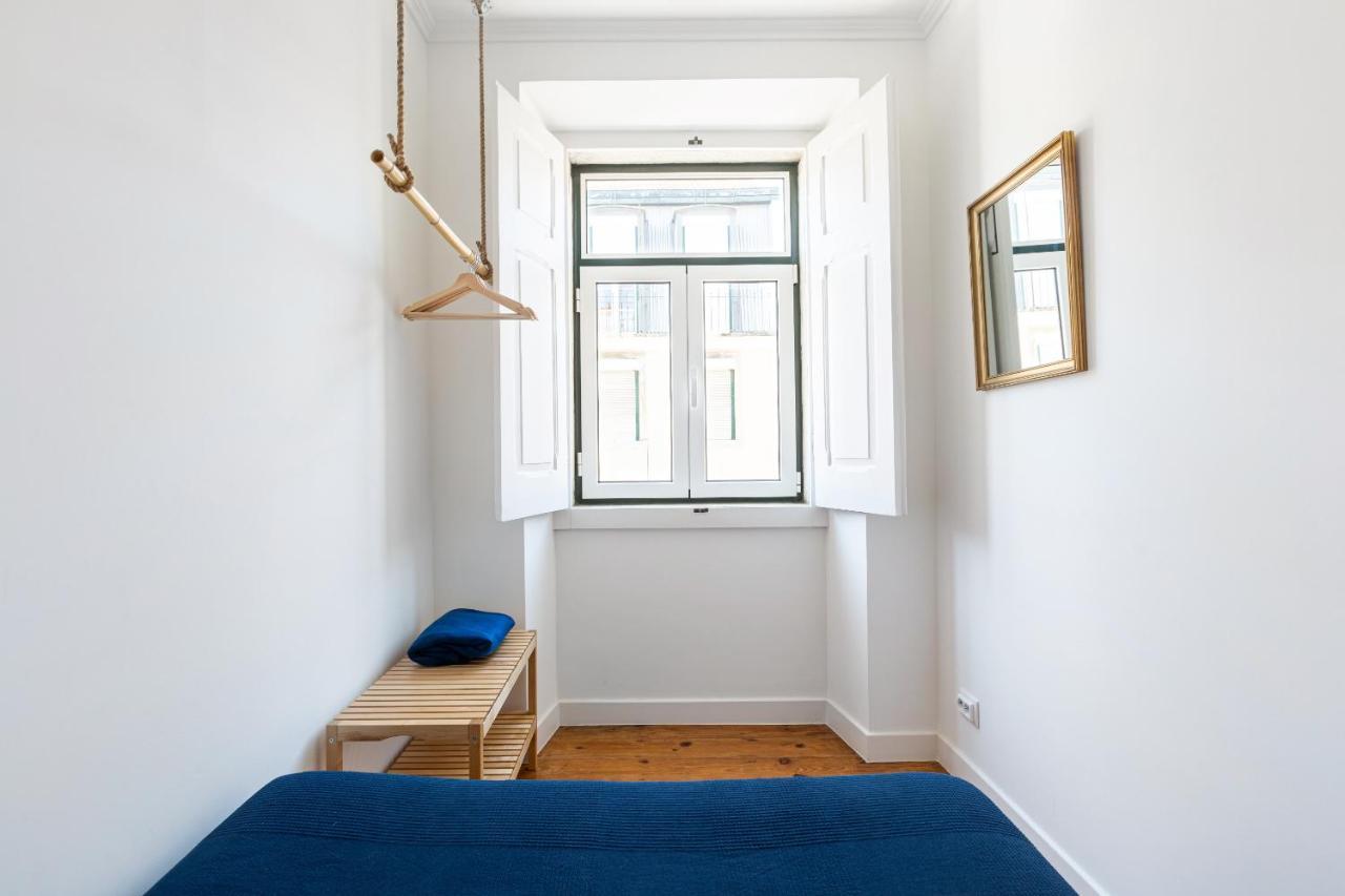 White & Blue Vintage Home In Graca Lisbon Luaran gambar