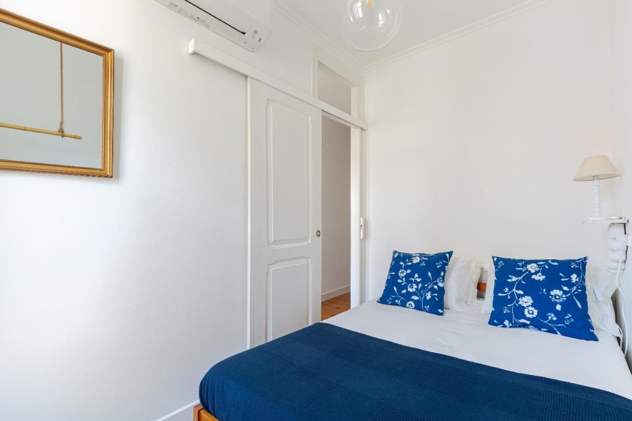 White & Blue Vintage Home In Graca Lisbon Luaran gambar