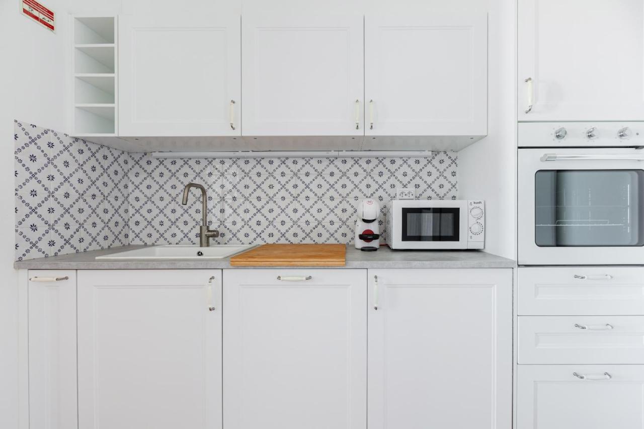 White & Blue Vintage Home In Graca Lisbon Luaran gambar