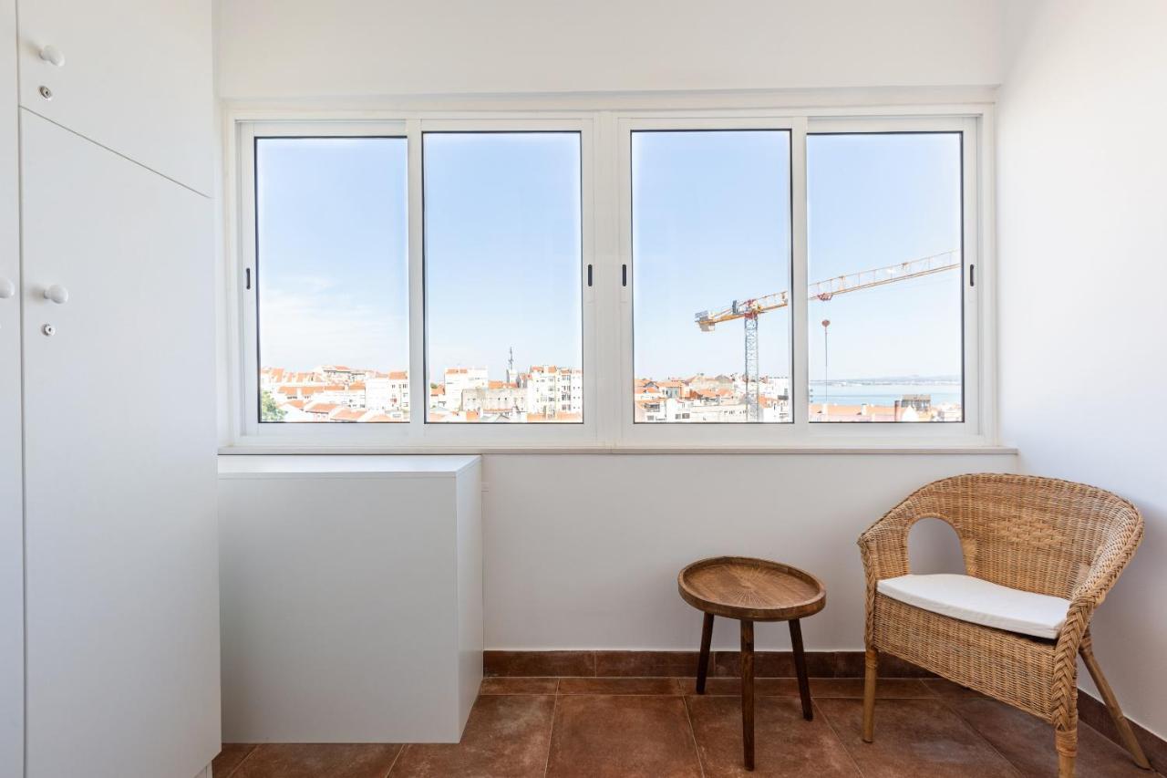 White & Blue Vintage Home In Graca Lisbon Luaran gambar