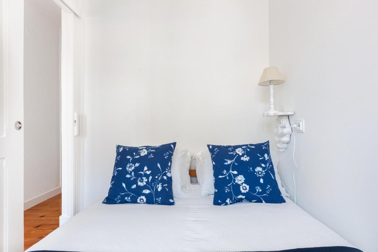 White & Blue Vintage Home In Graca Lisbon Luaran gambar