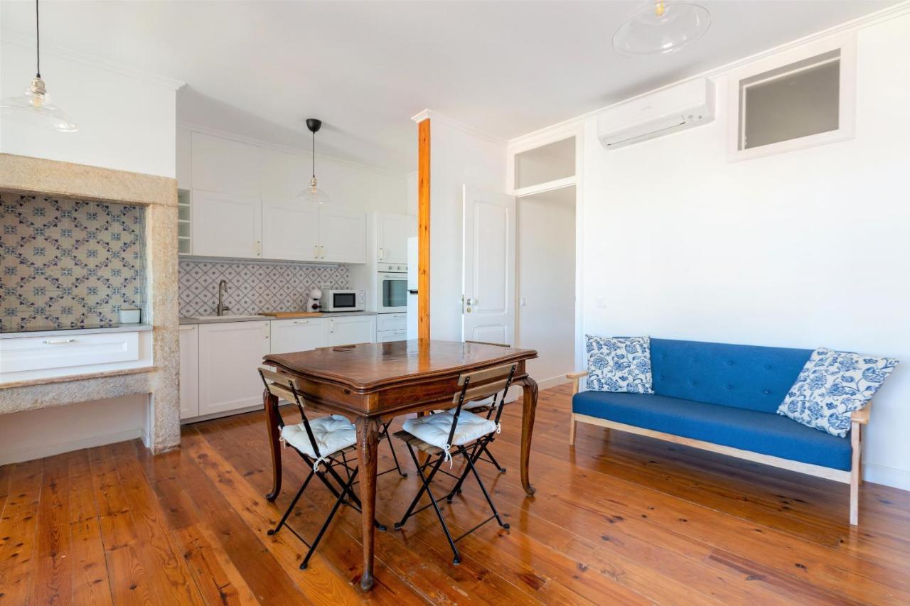 White & Blue Vintage Home In Graca Lisbon Luaran gambar