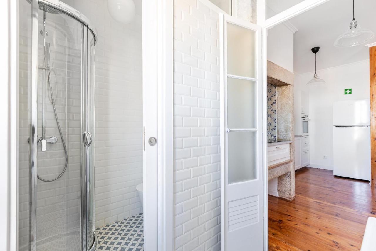 White & Blue Vintage Home In Graca Lisbon Luaran gambar