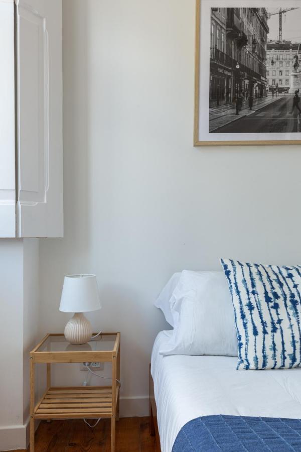 White & Blue Vintage Home In Graca Lisbon Luaran gambar