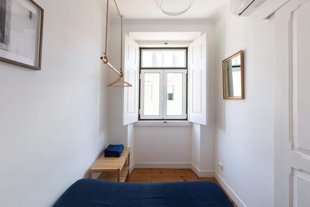 White & Blue Vintage Home In Graca Lisbon Luaran gambar