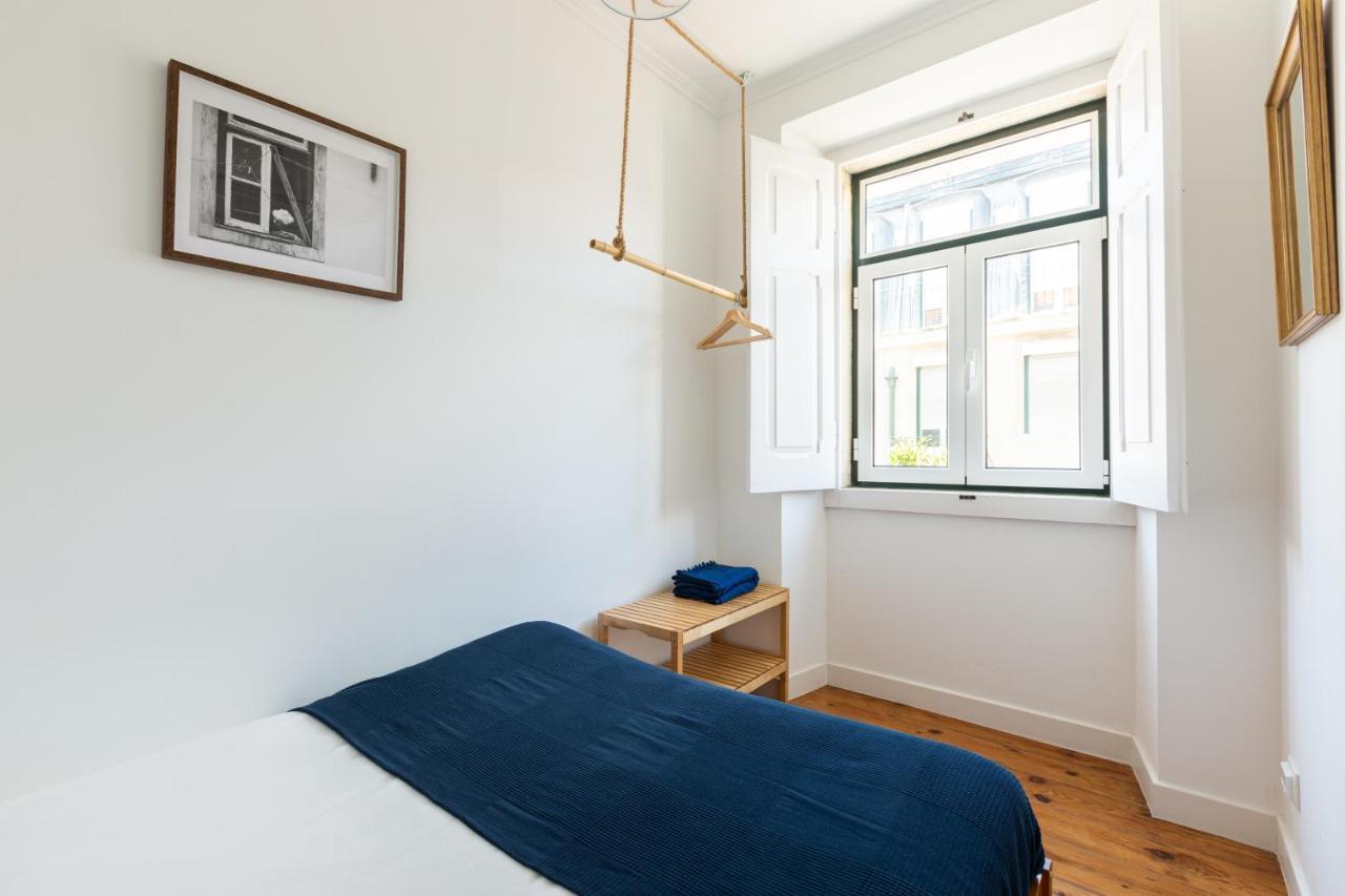 White & Blue Vintage Home In Graca Lisbon Luaran gambar